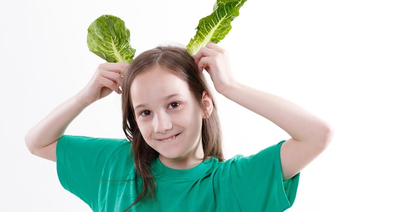 Comment réagir quand votre enfant refuse de manger certains légumes