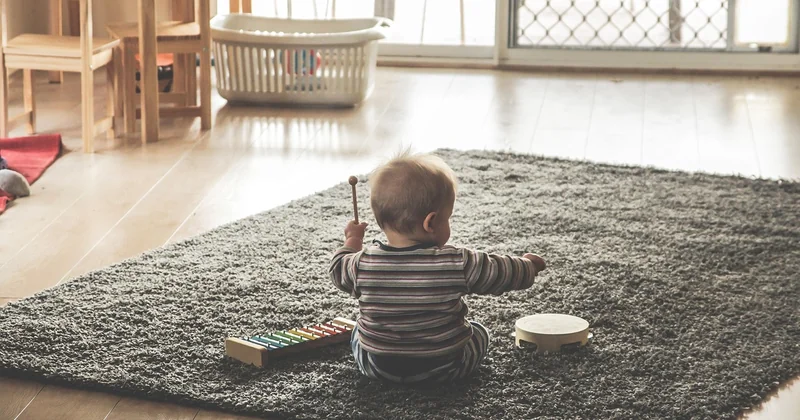 Quelles sont les activités adaptées à un bébé de 6 à 12 mois ?